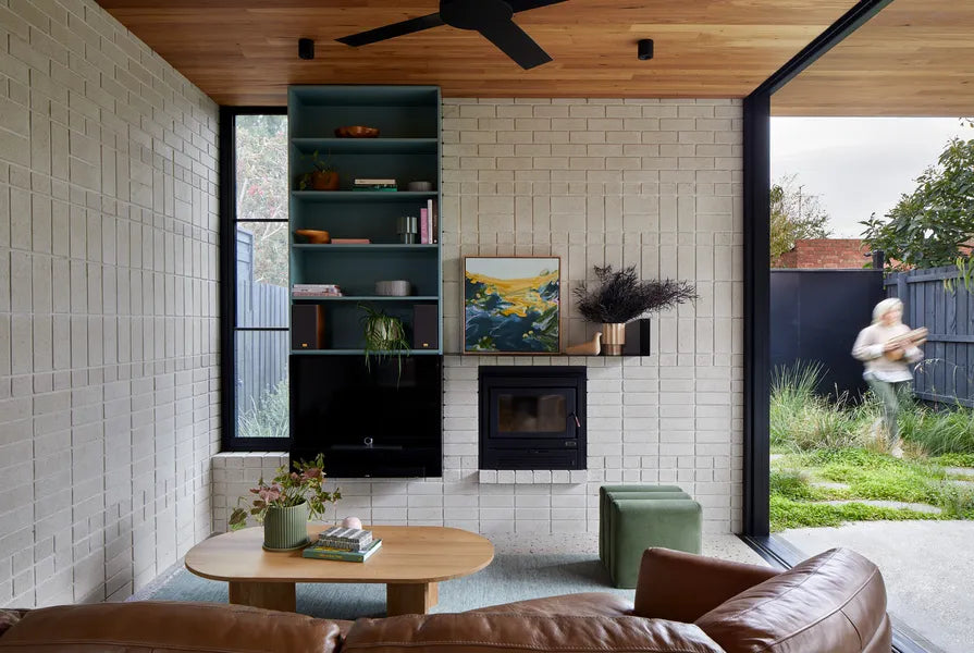 Weather House: A Suburban Retreat that Embraces the Great Outdoors